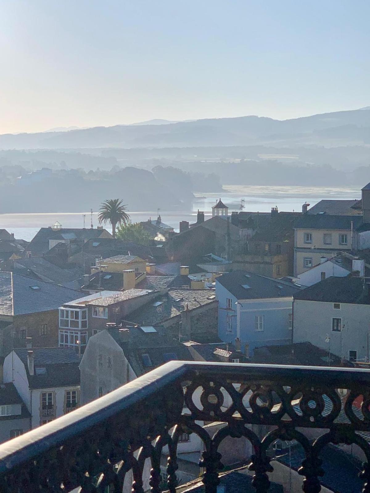 Moderno Piso Con La Mejor Terraza De Ribadeo Y Vistas Maravillosas Zewnętrze zdjęcie